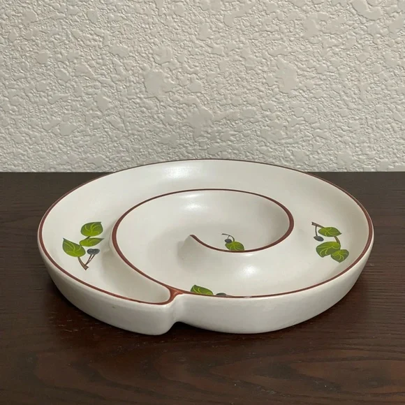 Vintage Shonfeld’s ceramic olive/appetizer dish - Picture 5 of 10